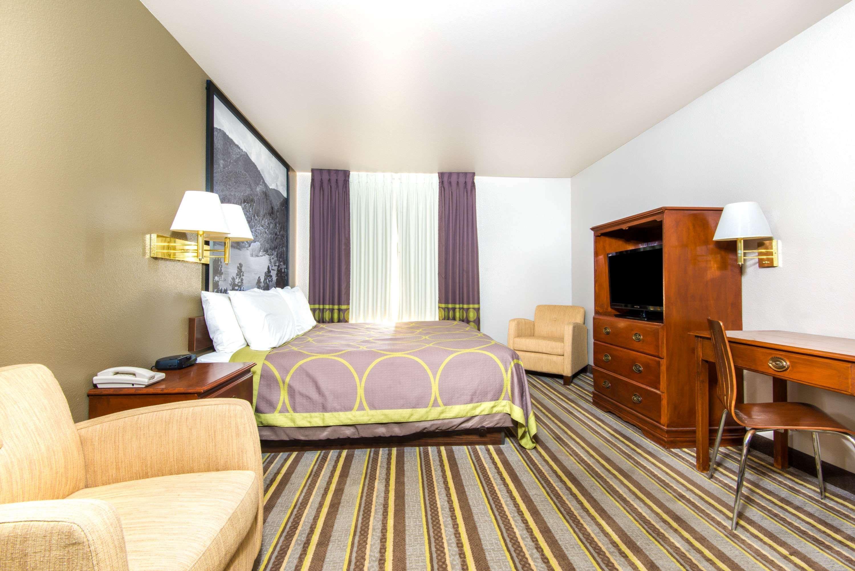 Super 8 By Wyndham Buena Vista Otel Dış mekan fotoğraf