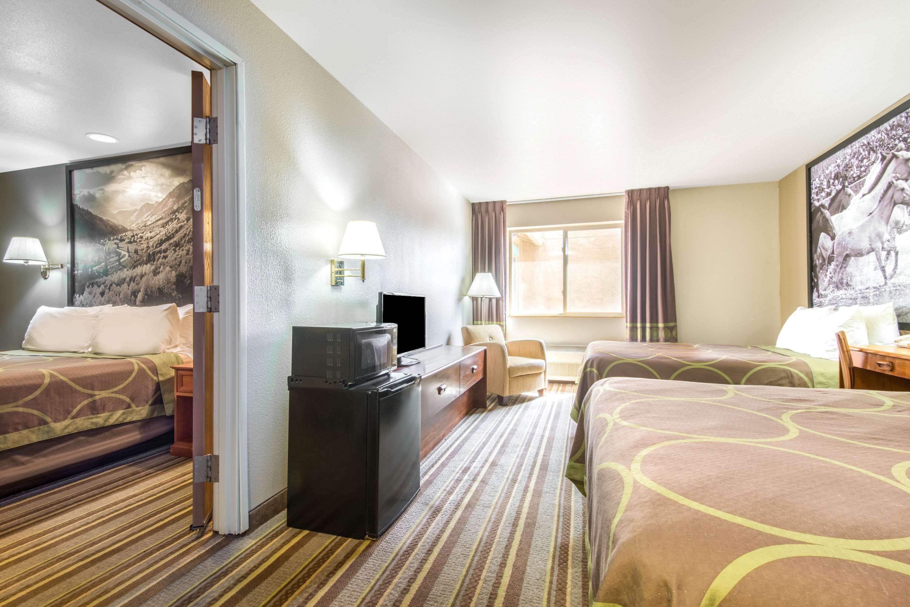 Super 8 By Wyndham Buena Vista Otel Dış mekan fotoğraf