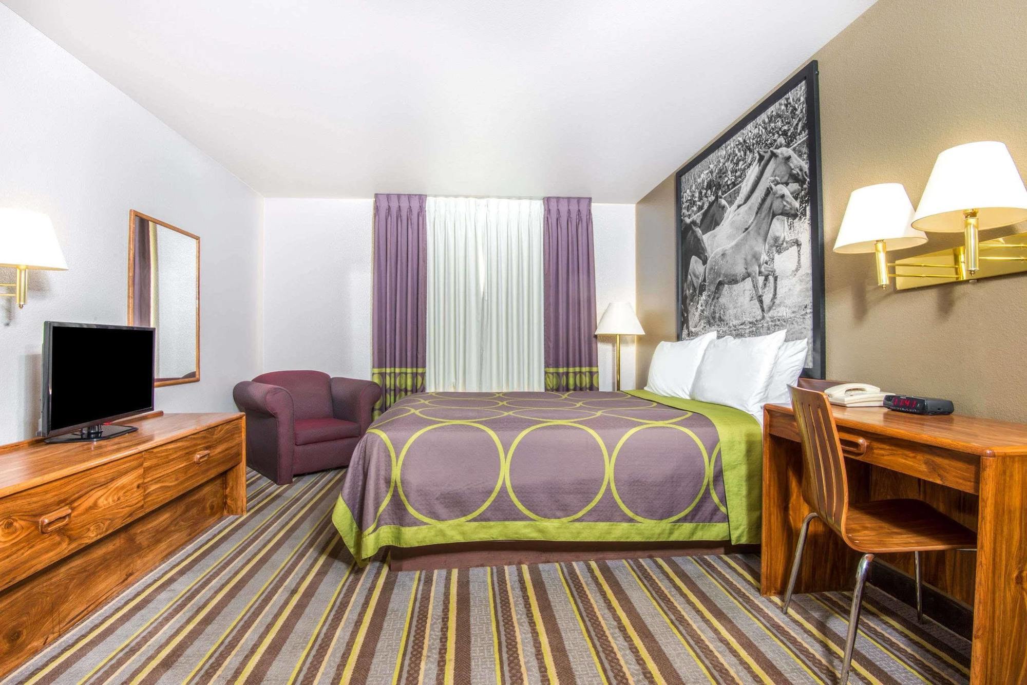 Super 8 By Wyndham Buena Vista Otel Dış mekan fotoğraf